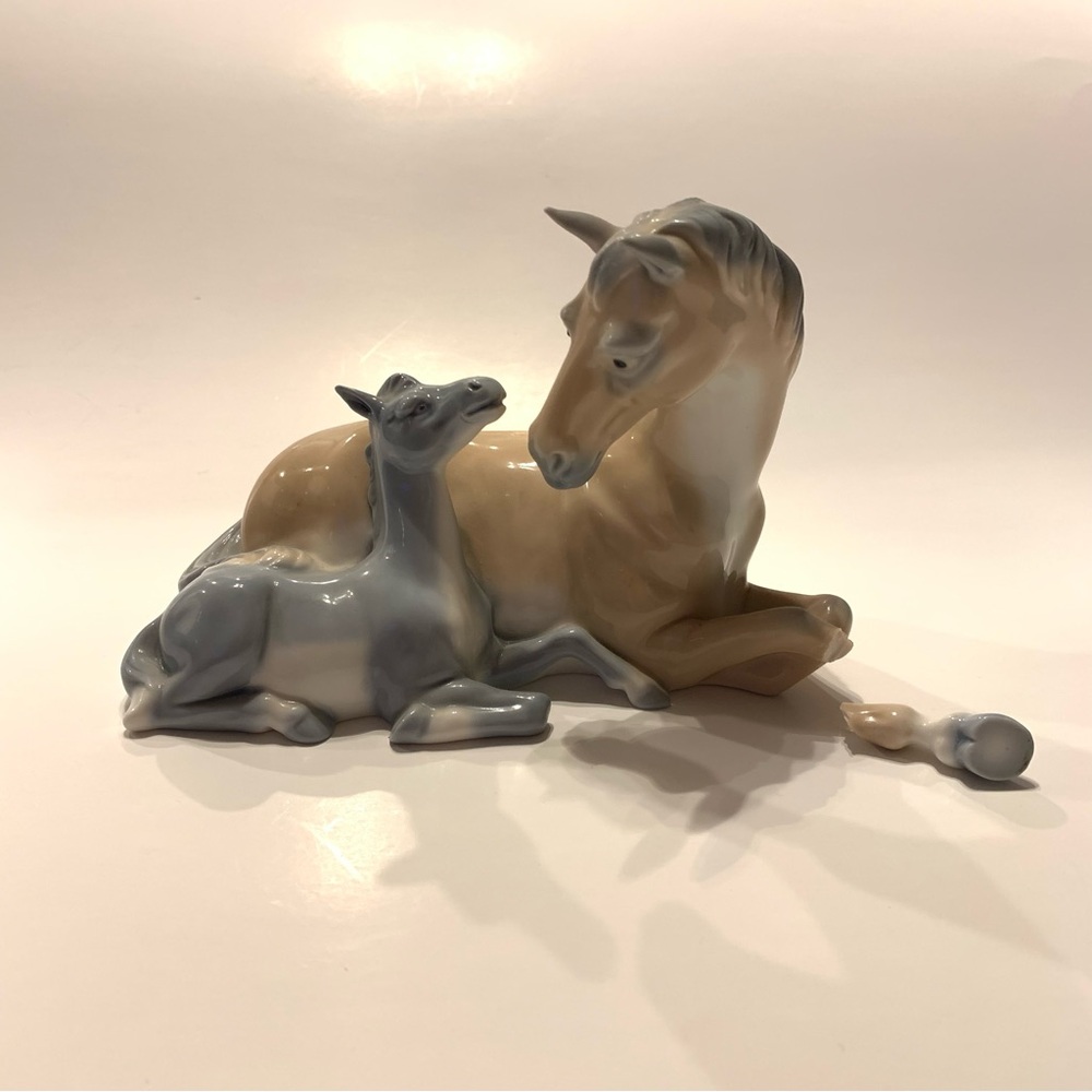 Franklin Mint 1985 Tenderness By Paul Ipsen Horse & Pony Figurine